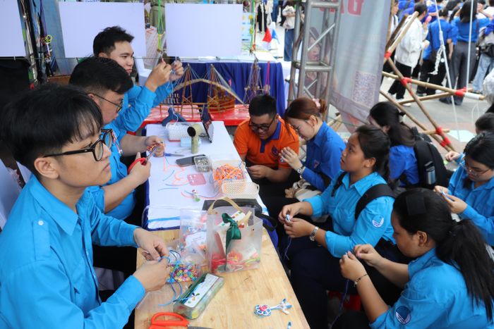  Đoàn viên, thanh niên tham gia các hoạt động tại chương trình 