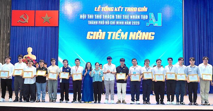  Các đội đoạt giải tiềm năng. QUANG HUY 
