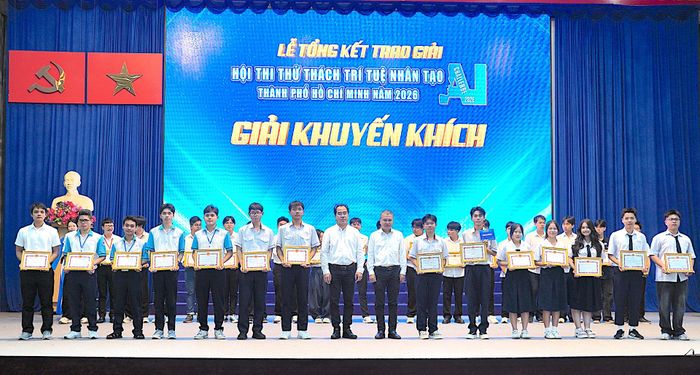  Các đội đoạt giải khuyến khích. QUANG HUY 