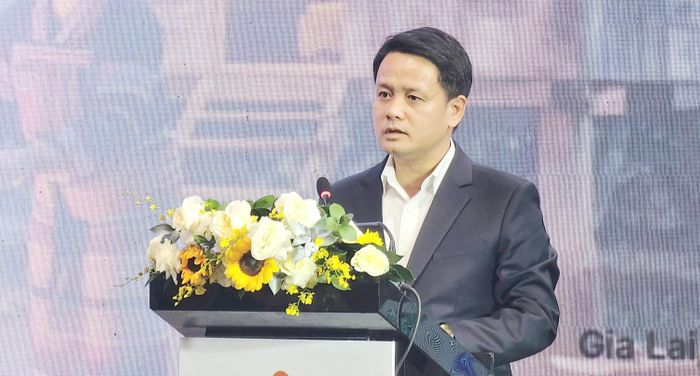  Cục trưởng Cục Điện ảnh Việt Nam Đặng Trần Cường trao đổi tại sự kiện 