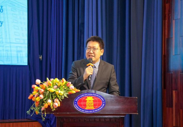  Ông Lưu Cửu Sướng, đại diện Nhà xuất bản Đại học Ngôn ngữ Bắc Kinh, phát biểu. 