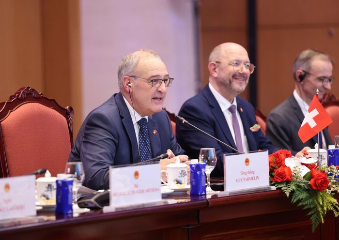  Tổng thống Thụy Sĩ Guy Parmelin phát biểu tại hội đàm. Ảnh: QUANG PHÚC 