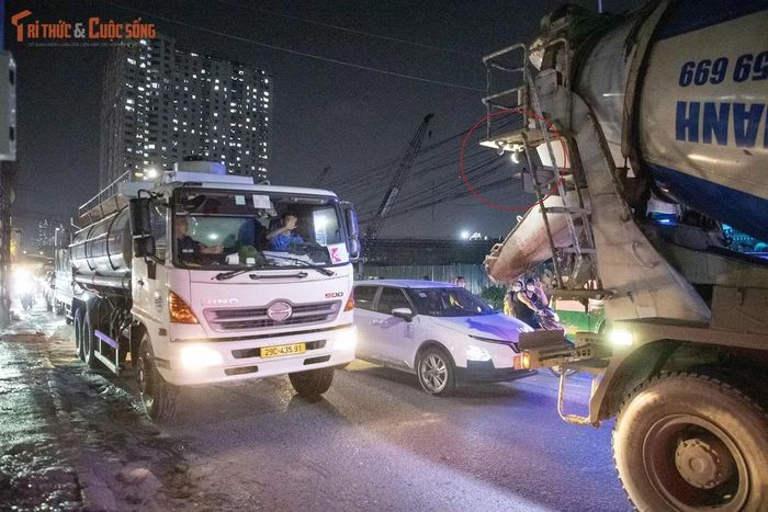 Cần phân biệt việc sử dụng hệ thống đèn chiếu sáng đúng thiết kế, đúng quy định với hành vi tự ý lắp thêm đèn hoặc sử dụng thiết bị chiếu sáng không phù hợp. Không phải mọi loại đèn LED đều vi phạm pháp luật. Việc xác định vi phạm phải căn cứ vào tình trạng thực tế của phương tiện, quy định kỹ thuật và hành vi cụ thể của người điều khiển.