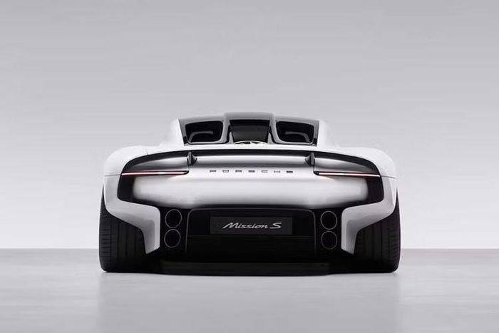 Porsche không công bố bất kỳ thông số động cơ hay hiệu năng. Tuy vậy, tại buổi ra mắt, Leiters cho biết nền tảng mới riêng của Porsche, có thể dùng động cơ đốt trong thuần túy, hybrid hoặc plug-in hybrid, đồng thời hỗ trợ cả hộp số sàn lẫn hộp số tự động kiểu PDK.