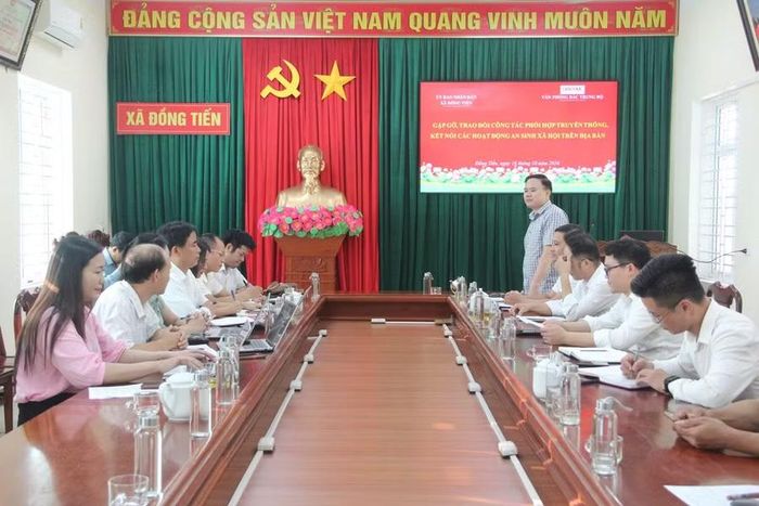 Toàn cảnh buổi làm việc.