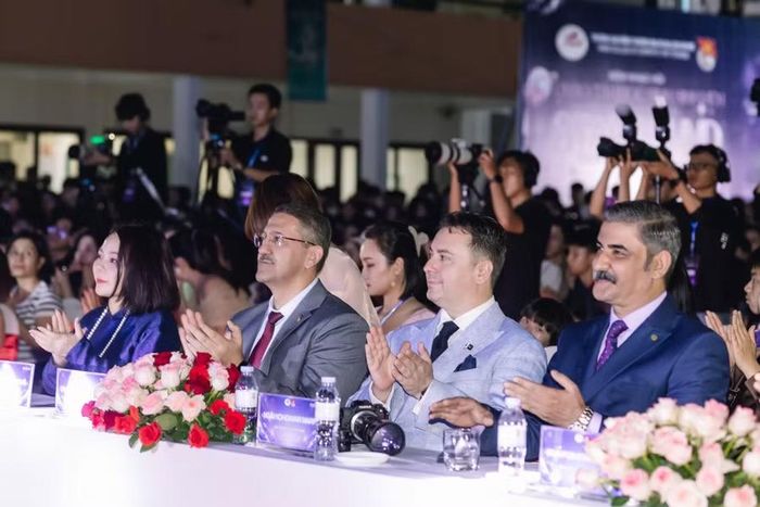 Sự kiện có sự hiện diện của Đại sứ Nhà nước Palestine, Đại sứ Pakistan, Đại sứ Sri Lanka tại Việt Nam và nhiều khách mời.