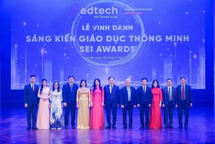 Lễ Biểu dương Sáng kiến giáo dục thông minh năm 2026 dự kiến được truyền hình trực tiếp trên Đài Truyền hình Hà Nội vào ngày 20/11/2026 tại Hà Nội.