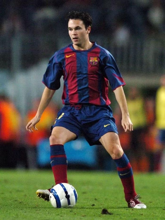 Cựu tiền vệ Andres Iniesta hiện sở hữu đội đua xe đạp chuyên nghiệp NSN Cycling. Ảnh: Getty.