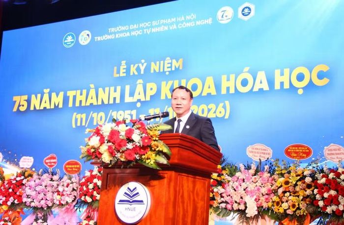 PGS.TS Nguyễn Đức Sơn - Hiệu trưởng Trường Đại học Sư phạm Hà Nội phát biểu tại buổi lễ.