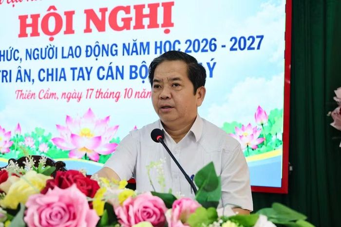 Ông Bùi Nhân Sâm, Giám đốc Sở GD&ĐT Hà Tĩnh phát biểu tại hội nghị.