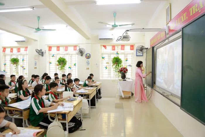 Đổi mới phương pháp giảng dạy, khơi dậy hứng thú học tập và phát triển năng lực học sinh (giờ học tại Trường THCS Quang Trung, phường Phố Hiến, tỉnh Hưng Yên). Ảnh: Đinh Chiến