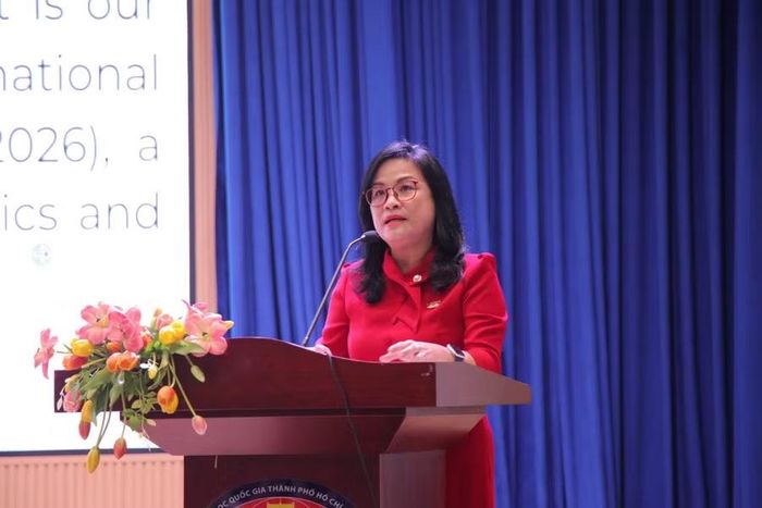 GS.TS Ngô Thị Phương Lan, Hiệu trưởng Trường Đại học Khoa học Xã hội và Nhân văn, Đại học Quốc gia TPHCM phát biểu khai mạc hội thảo. Ảnh: USSH.
