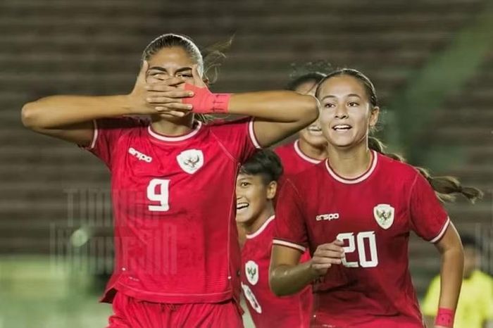 Biến động đáng chú ý nhất trong nhóm các đội tuyển Đông Nam Á thuộc về Indonesia và Malaysia.
