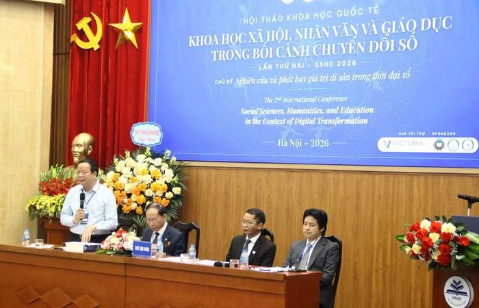 Ban Chủ tọa điều hành hội thảo