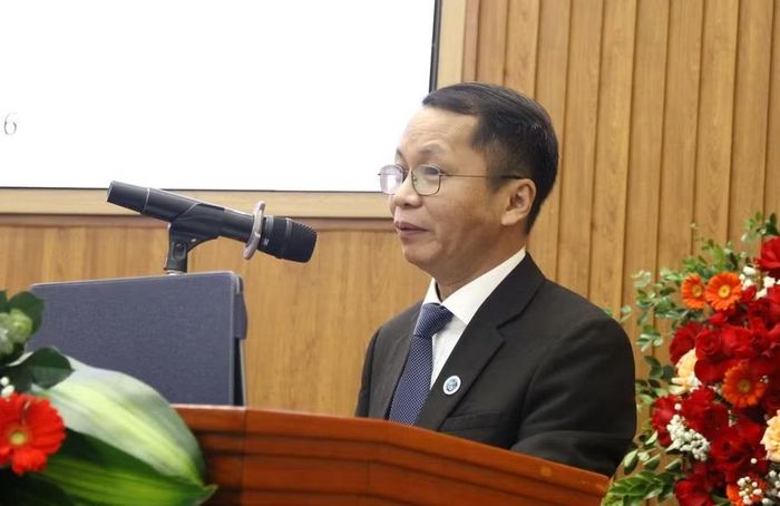 PGS.TS Hà Văn Minh- Trưởng khoa Ngữ văn, Trường Khoa học Nhân văn, Trường Đại học Sư phạm Hà Nội phát biểu đề dẫn.