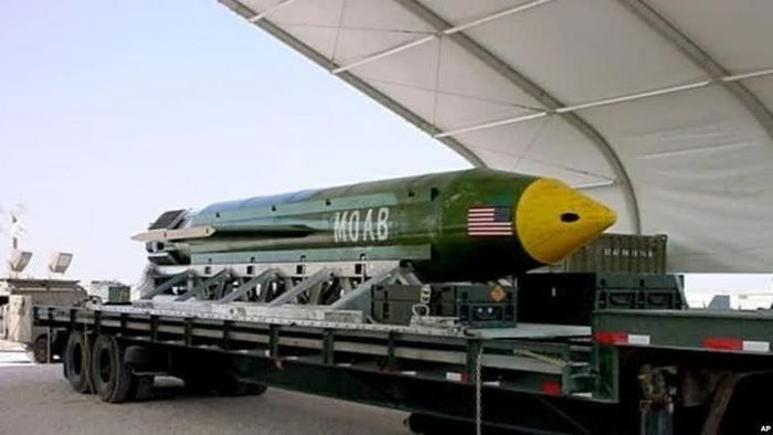 Mỹ cân nhắc các phương án tấn công Iran, trong đó có khả năng sử dụng bom phi hạt nhân GBU-43/B MOAB, còn gọi là “mẹ của các loại bom”. (Nguồn: VOA)
