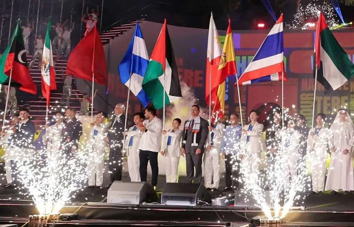 Đại sứ Shadi Abuzarqa trong đêm khai mạc Lễ hội Văn hóa Thế giới 2026, ngày 1/10. (Nguồn: Đại sứ quán Palestine tại Việt Nam)