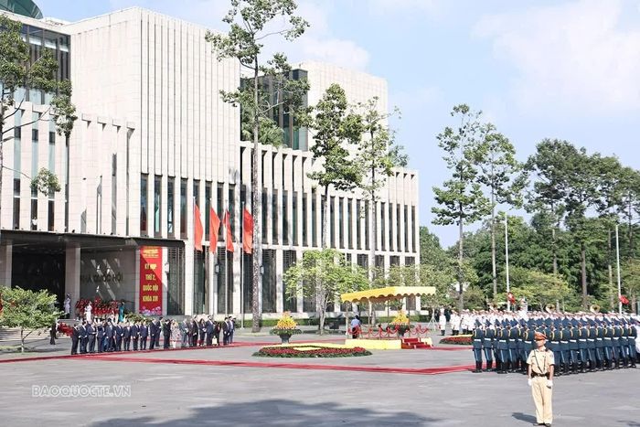 Lễ đón chính thức Tổng thống Thụy Sĩ Guy Parmelin và Phu nhân Caroline Parmelin được tổ chức trọng thể tại Nhà Quốc hội. (Ảnh: Thành Long)