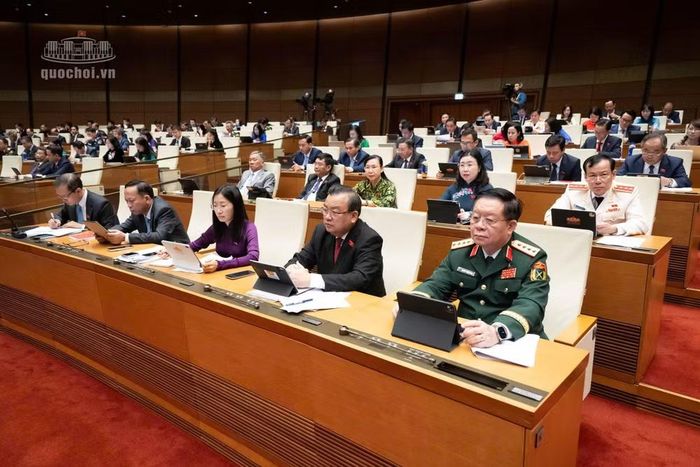 Các đại biểu tham gia phiên họp. Ảnh QH.