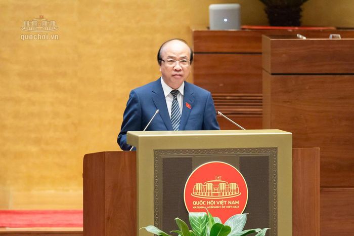 Chủ nhiệm Ủy ban Pháp luật và Tư pháp của Quốc hội Phan Chí Hiếu trình bày Báo cáo ý kiến về việc giải trình, tiếp thu, chỉnh lý dự thảo Bộ luật Hình sự (sửa đổi)