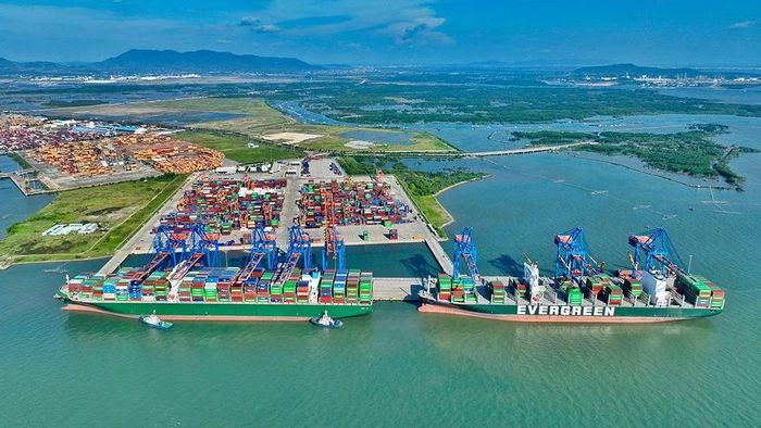 Cụm cảng nước sâu Cái Mép - Thị Vải và cảng Cái Mép Hạ.