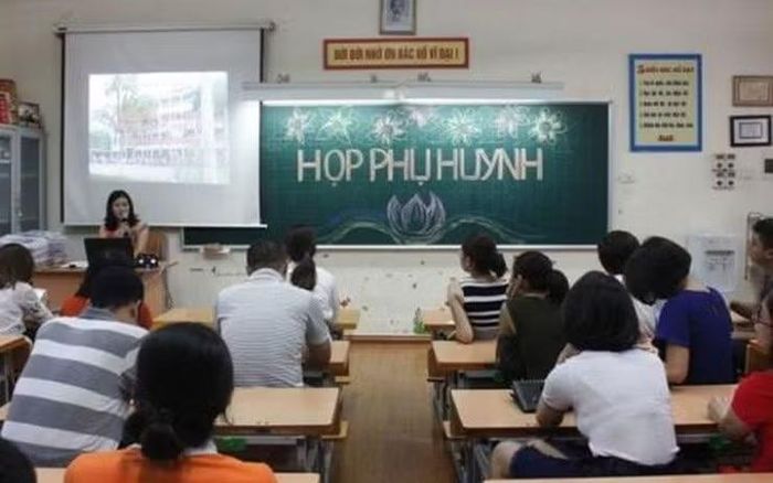 Tại buổi họp phụ huynh đầu năm học, thay vì trao đổi về cách thức giáo dục, các vấn đề liên quan đến con trẻ thì chuyện thu tiền chiếm thời lượng không nhỏ. (ảnh mang tính minh họa) Nguồn: Chinhphu.vn