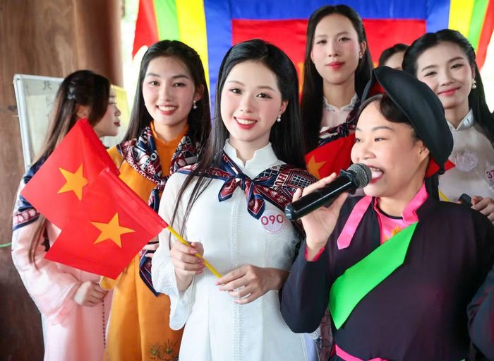 Các hoạt động tại cuộc thi cũng giúp thí sinh bồi đắp về văn hóa, tâm hồn và lòng yêu nước. Khánh Vi cùng 52 thí sinh có dịp tham gia chuyến tàu 5 Cửa ô về miền Kinh Bắc đúng vào dịp lễ Quốc khánh 2/9. Diện áo dài, cầm cờ đỏ sao vàng, Khánh Vi và dàn thí sinh hòa vào không khí nô nức của ngày lễ độc lập. Trên chuyến tàu 5 Cửa ô, Khánh Vi có dịp thưởng thức những món ăn đặc trưng của Hà Nội, nghe hát chầu văn và thêm hiểu hơn về Bắc Ninh qua những làn điệu quan họ.