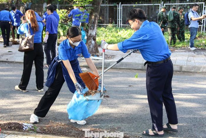 "Với phương châm “Mỗi xã, phường, đặc khu 2 điểm xanh - Mỗi đoàn viên một hành động vì môi trường - Cùng xây dựng Đà Nẵng xanh, sạch, đẹp”, mô hình “Bản đồ xanh” hướng đến việc duy trì thường xuyên các địa điểm đã được xử lý, phát huy trách nhiệm của tổ chức Đoàn và cộng đồng trong bảo vệ môi trường trên địa bàn", anh Hùng nói.