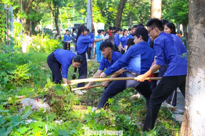 Được biết, mô hình hướng đến việc khảo sát, xác định và xử lý các địa điểm thường xuyên phát sinh rác thải, tập kết rác không đúng quy định, khu vực có nguy cơ ô nhiễm môi trường, mất mỹ quan đô thị.