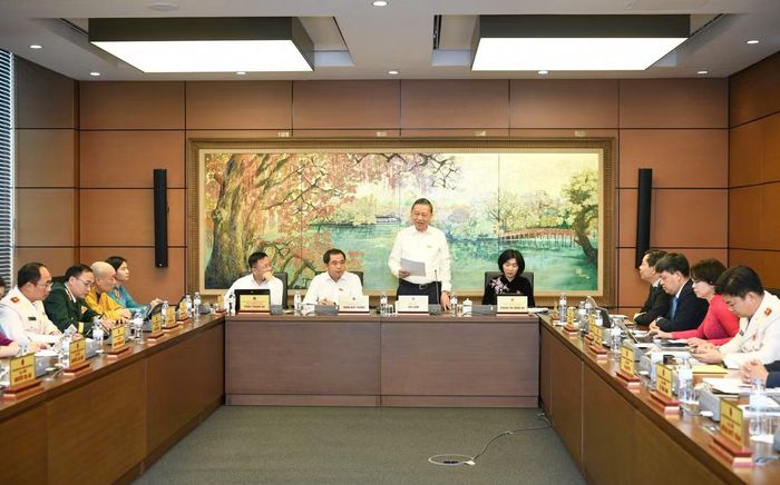  Tổng Bí thư, Chủ tịch nước Tô Lâm phát biểu thảo luận, sáng 17/10. (Ảnh: Như Ý) 