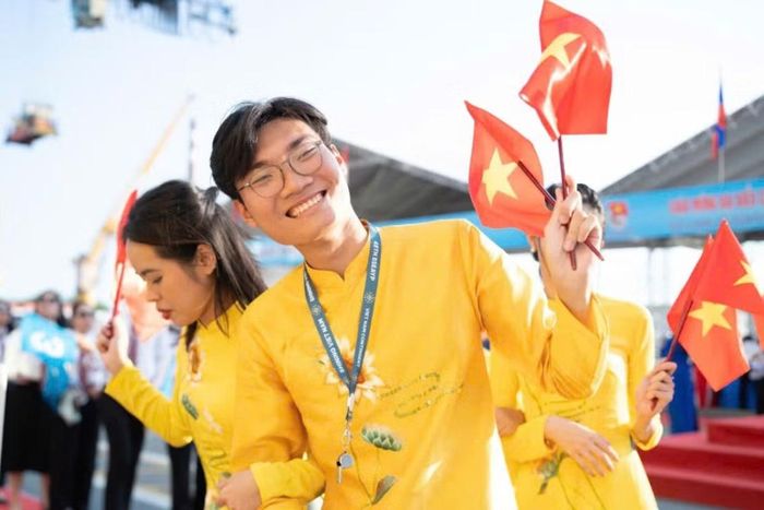 Bạn Lê Hoài Nam cho rằng bên cạnh hội nhập và làm chủ công nghệ, người trẻ cũng cần giữ gìn bản sắc và niềm tự hào dân tộc.