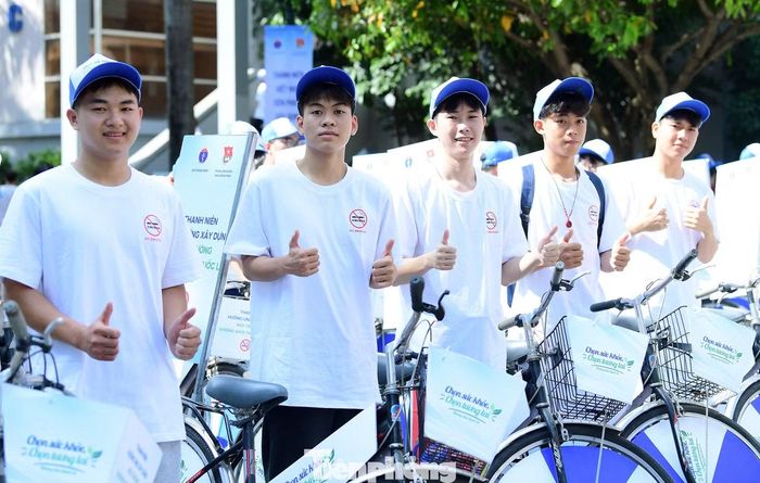 Trong chương trình, các bạn trẻ đã cùng lan tỏa thông điệp nói không với thuốc lá, chọn sức khỏe, chọn tương lai. Ảnh: Xuân Tùng
