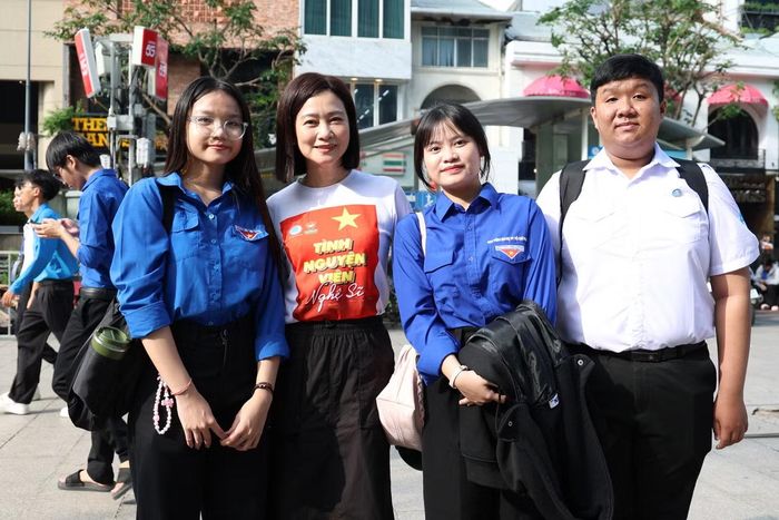 "Đến với các bạn trẻ là điều làm tôi rất hạnh phúc", nữ nghệ sĩ chia sẻ.