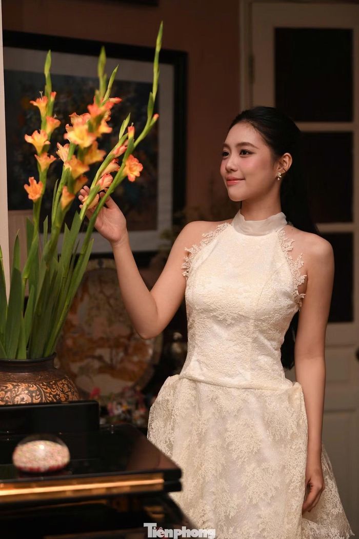  Thông qua vai trò Đại sứ Ngày Thanh toán số Việt Nam 2026, Á hậu Trần Ngọc Châu Anh đồng hành tại các chuỗi sự kiện, góp phần đưa thông điệp Chạm số - Sống xanh đến gần hơn với người tiêu dùng, đồng thời khuyến khích thói quen sử dụng các phương thức thanh toán số an toàn, có trách nhiệm. 
