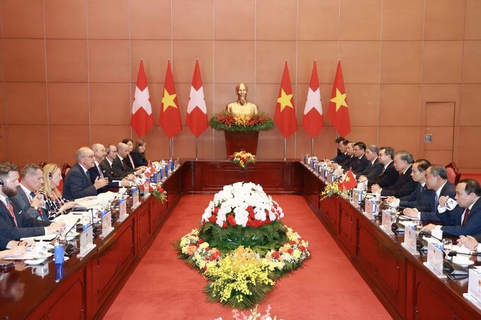 Tổng Bí thư, Chủ tịch nước Tô Lâm hội đàm với Tổng thống Thụy Sĩ Guy Parmelin. (Ảnh: Như Ý)