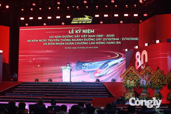 Ông Hoàng Gia Khánh, Tổng Giám đốc Tập đoàn Đường sắt Quốc gia Việt Nam phát biểu tại Lễ kỷ niệm.