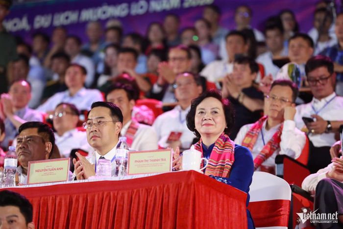 Các đại biểu tham dự Lễ Khai mạc
