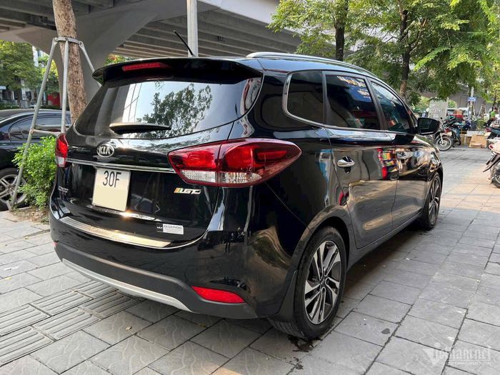 KIA Rondo là mẫu xe 5+2 chỗ khá linh hoạt. Ảnh: Hoàng Hiệp