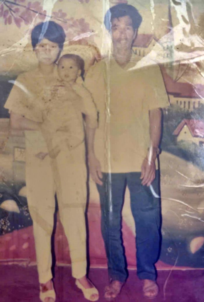 Một trong 2 hình ảnh mà bà Đào gửi về cho gia đình từ năm 1999