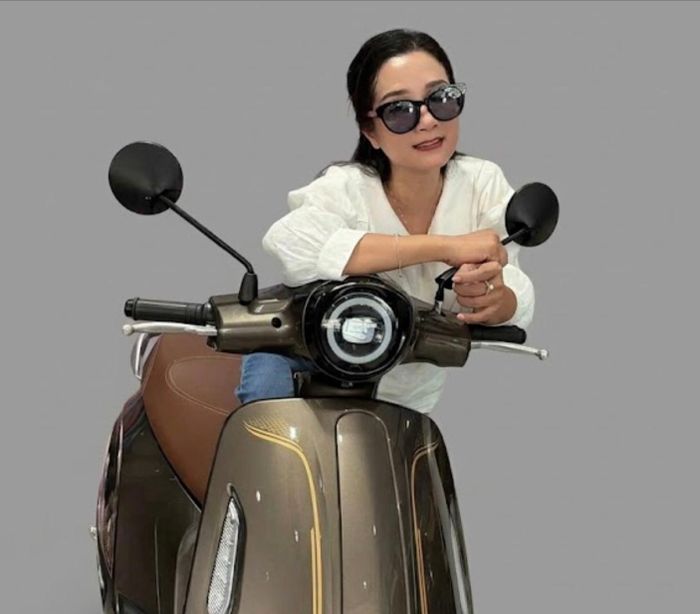 Thanh Thanh Hiền tậu xe mới.