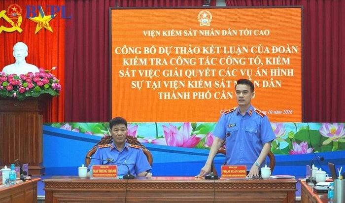  Đồng chí Phạm Xuân Minh, Bí thư Đảng ủy, Viện trưởng VKSND TP Cần Thơ, phát biểu tiếp thu ý kiến của Đoàn kiểm tra.