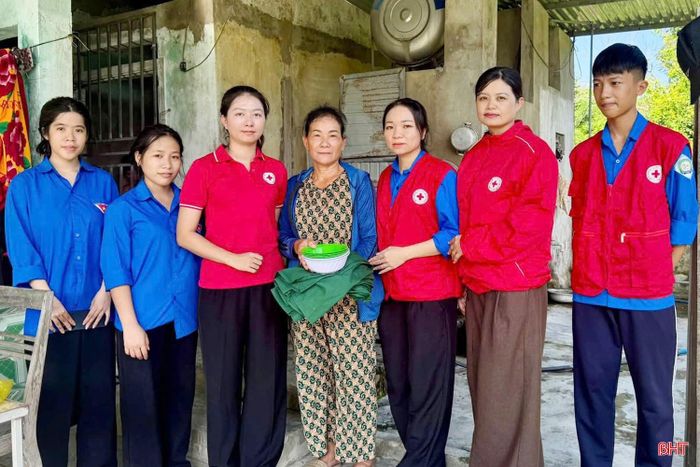 Các cấp hội chữ thập đỏ sôi nổi thi đua chào mừng 80 năm thành lập hội, gắn với các hoạt động hưởng ứng Tháng cao điểm "Vì người nghèo".