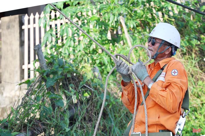 Điện lực Cẩm Xuyên tập trung cao cho công tác giảm tổn thất điện năng trên lưới.