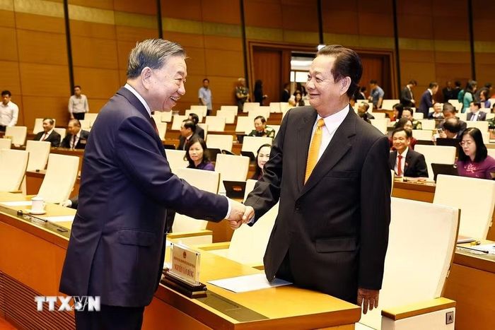 Tổng Bí thư, Chủ tịch nước Tô Lâm và nguyên Thủ tướng Nguyễn Tấn Dũng tham dự khai mạc Kỳ họp thứ hai, Quốc hội khóa XVI. (Ảnh: Doãn Tấn/TTXVN)