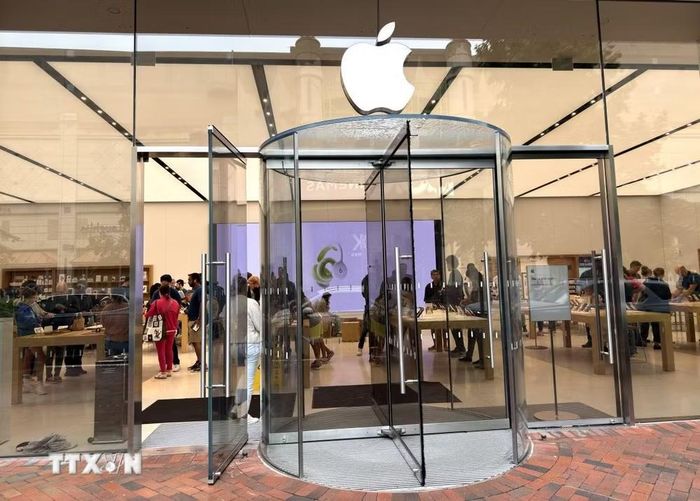 Một cửa hàng của Apple tại Reston, khu đô thị thuộc hạt Fairfax, bang Virginia, Mỹ. (Ảnh: Ngọc Quang/TTXVN)