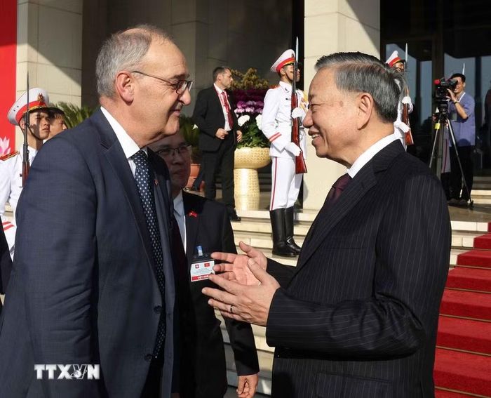 Tổng Bí thư, Chủ tịch nước Tô Lâm và Tổng thống Liên bang Thụy Sĩ Guy Parmelin. (Ảnh: Thống Nhất/TTXVN)