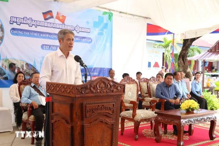 Đại sứ Nguyễn Minh Vũ phát biểu tại chương trình. (Ảnh: Minh Hưng/TTXVN)
