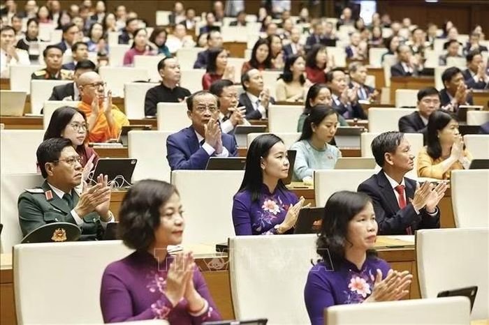 Đại biểu dự khai mạc Kỳ họp thứ hai, Quốc hội khóa XVI. Ảnh: Doãn Tấn/TTXVN