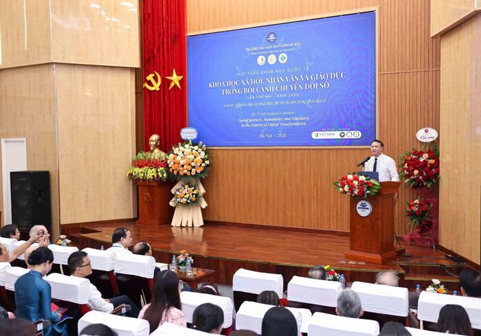 PGS.TS Nguyễn Đức Sơn - Hiệu trưởng Trường Đại học Sư phạm Hà Nội phát biểu tại Hội thảo. Ảnh: Thanh Tùng/TTXVN