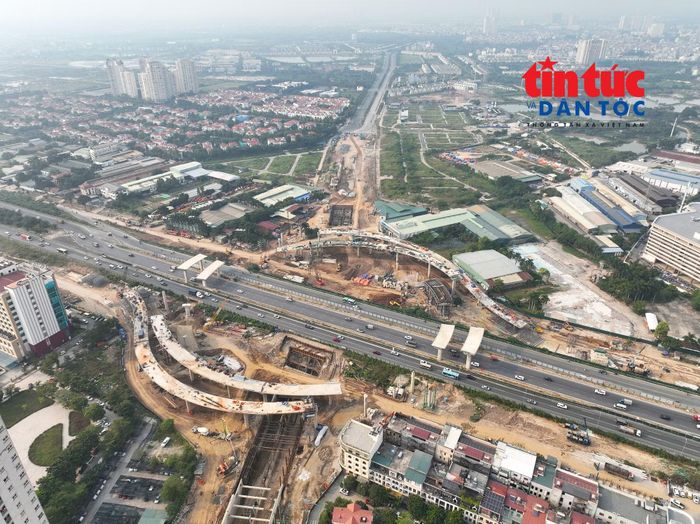 Siêu nút giao Vành đai 3,5 - Đại lộ Thăng Long, Hà Nội dần thành hình. Ảnh: Thế Đoàn